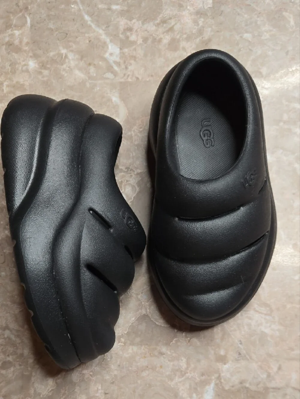 UGG soft slip